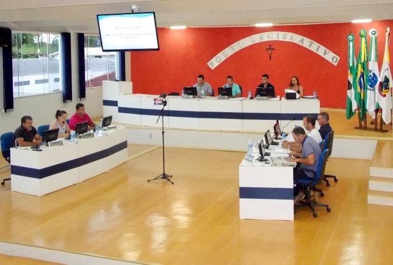 CÂMARA DEVOLVE MAIS DE 177 MIL REAIS E RECURSO  PODE SER USADO EM BENEFICIO DA POPULAÇÃO